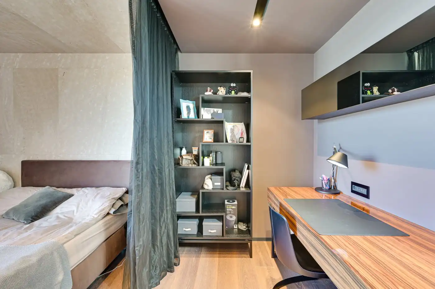 Schlafzimmer von Haus oder Chalet zum Verkauf in Lloret de Mar mit Klimaanlage, Heizung und Privatgarten