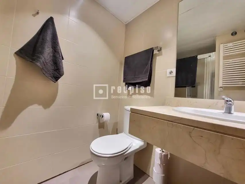 Baño de Piso en venta en Valdemoro con Aire acondicionado, Calefacción y Jardín privado
