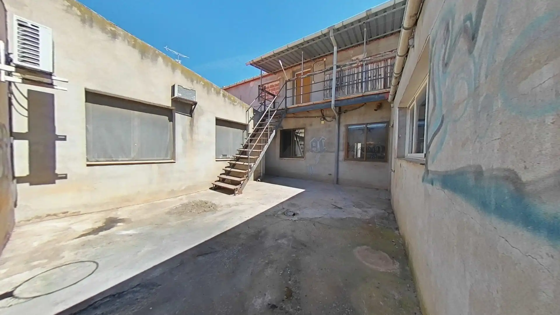 Vista exterior de Casa o xalet en venda en Madrigueras amb Traster