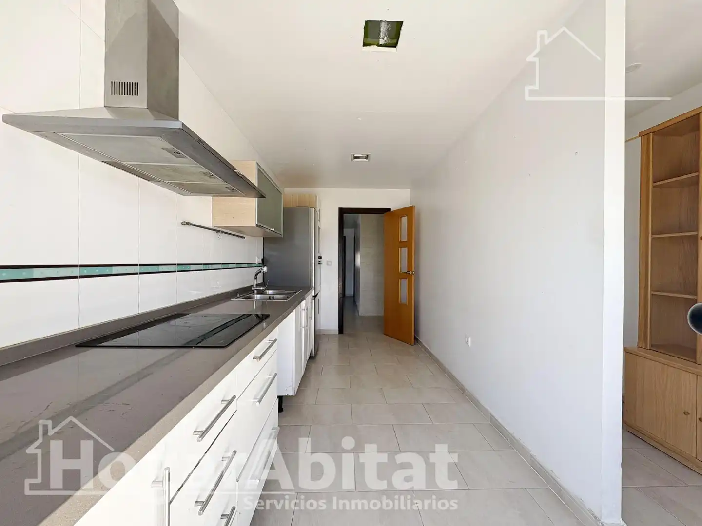 Cuina de Àtic en venda en Vilallonga / Villalonga amb Terrassa, Balcó i Piscina comunitària