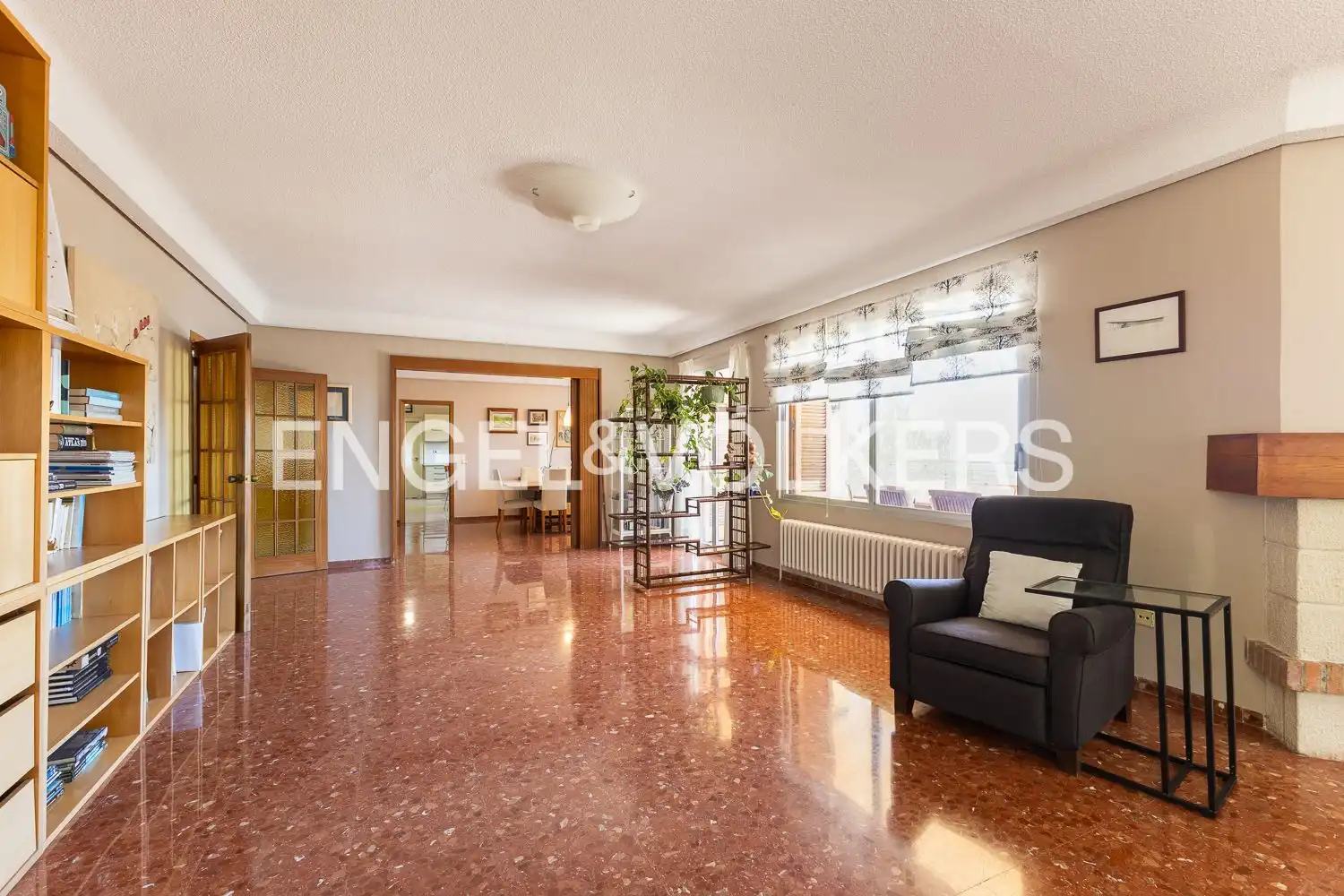 Houses for sale in Chiva  with Air Conditioner, Heating and Private garden