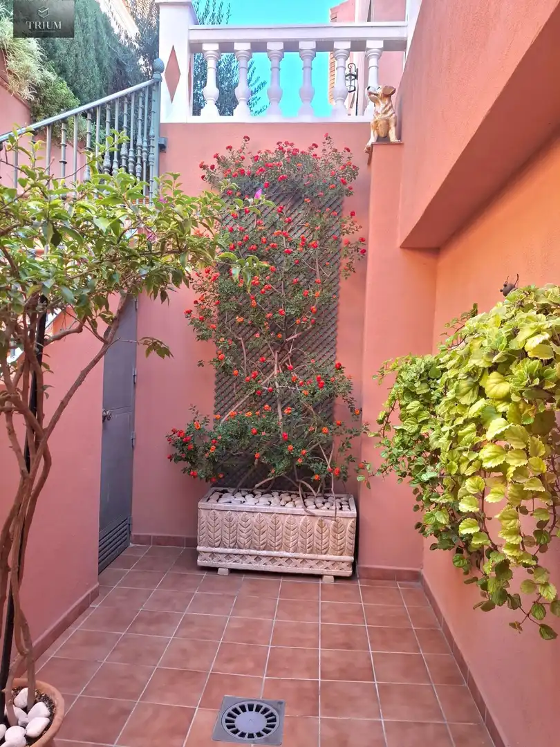 Villa avec terrasse à vendre à Genil, imagen 2