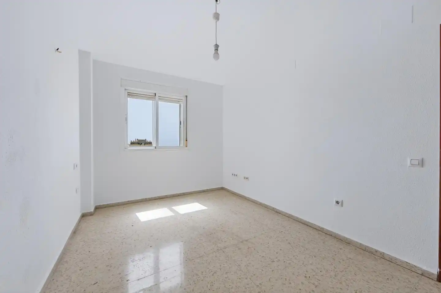 Dormitori de Pis en venda en Almería amb Moblat