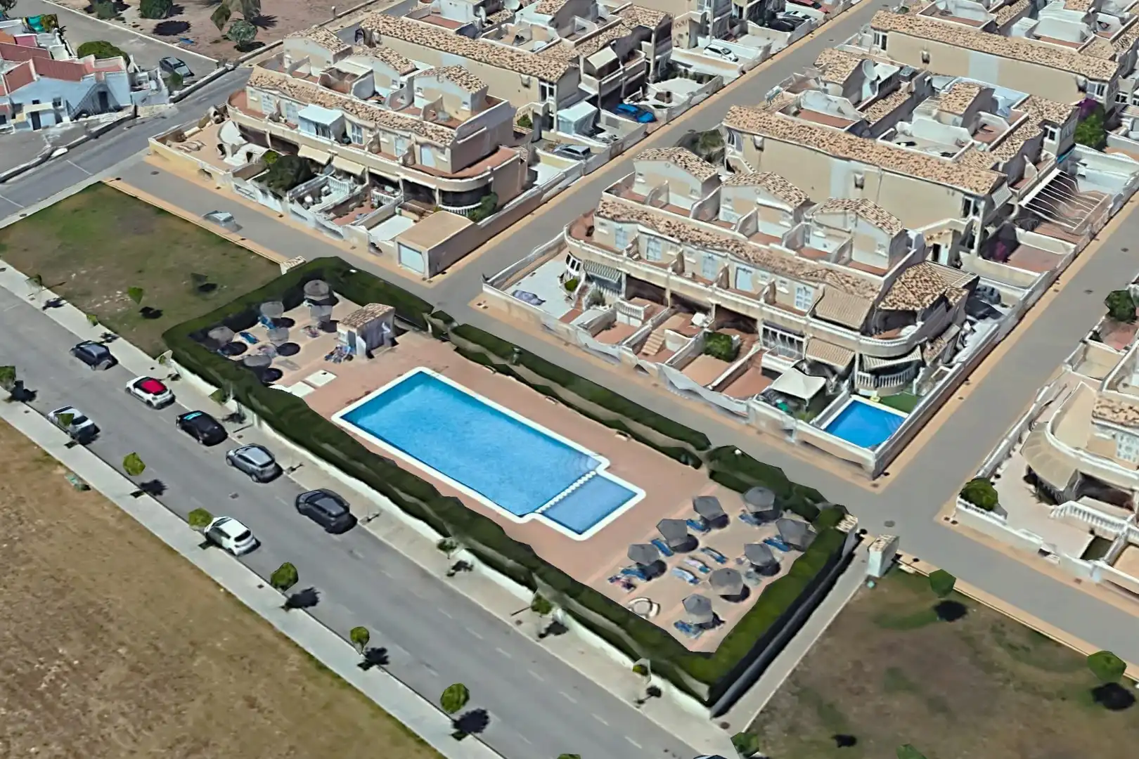 Piscina de Casa adosada en venta en Torrevieja con Aire acondicionado, Calefacción y Jardín privado