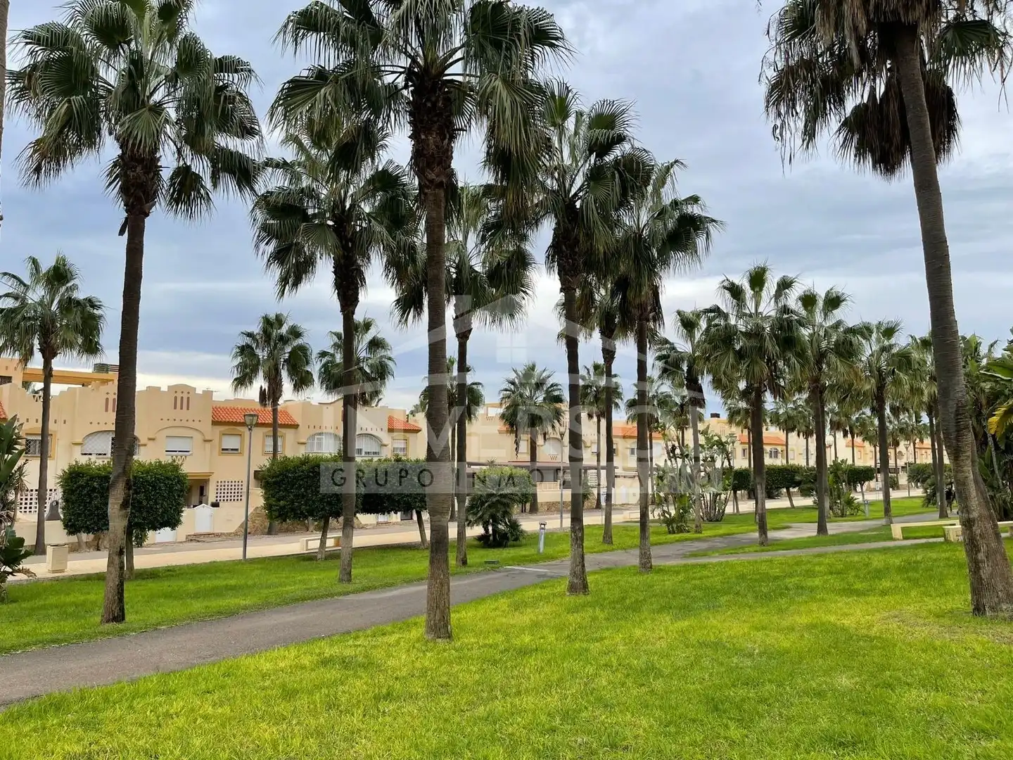 Vista exterior de Àtic en venda en El Ejido amb Terrassa, Moblat i Forn