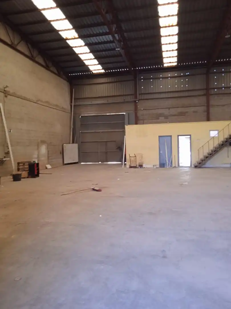 Nau industrial de lloguer en Quart de Poblet