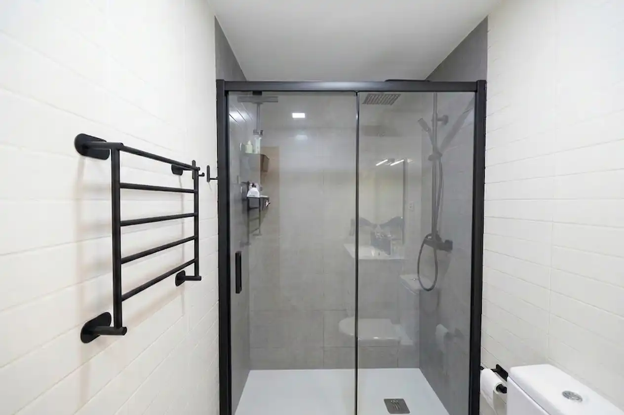 Baño de Casa adosada en venta en Abrera con Aire acondicionado, Calefacción y Parquet