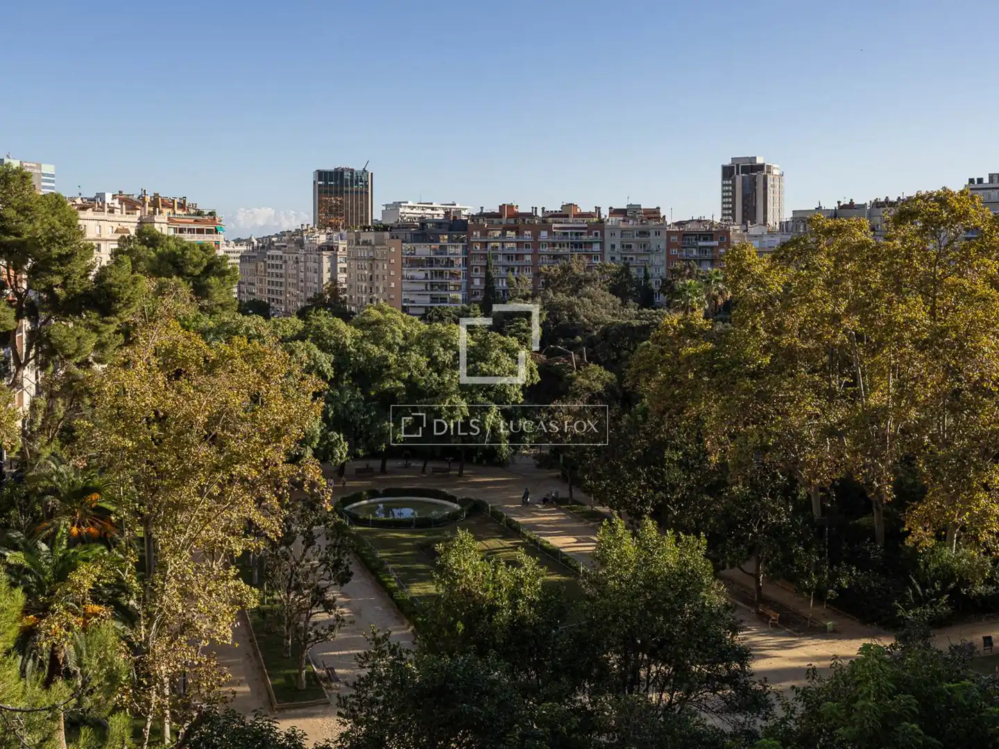 Außenansicht von Wohnung zum Verkauf in Barcelona mit Klimaanlage, Heizung und Parkett