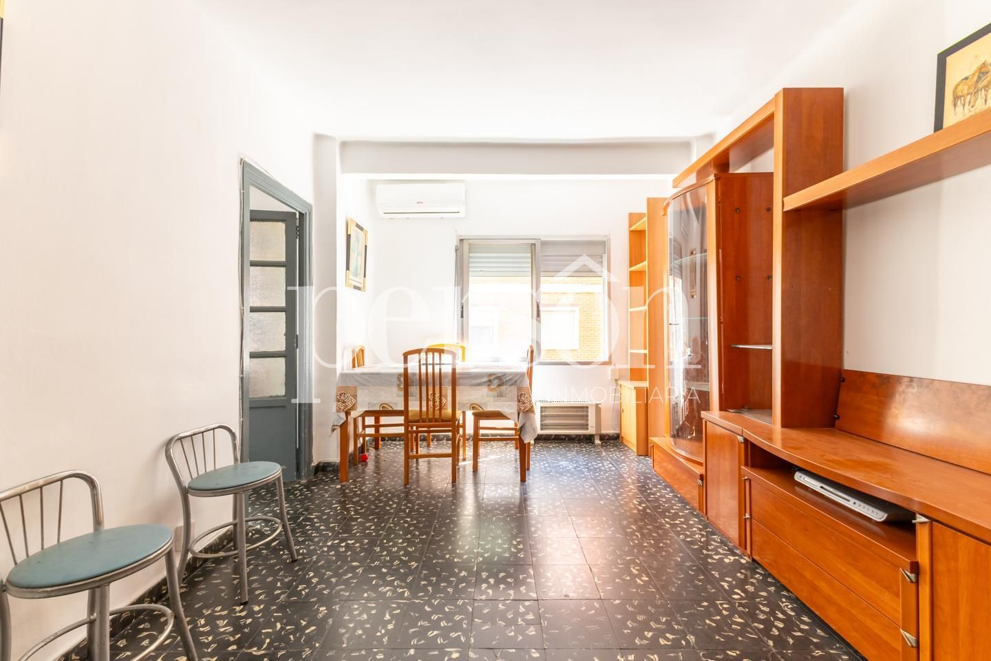 Living room of Flat for sale in  Valencia Capital  with Air Conditioner, Furnished and Balcony