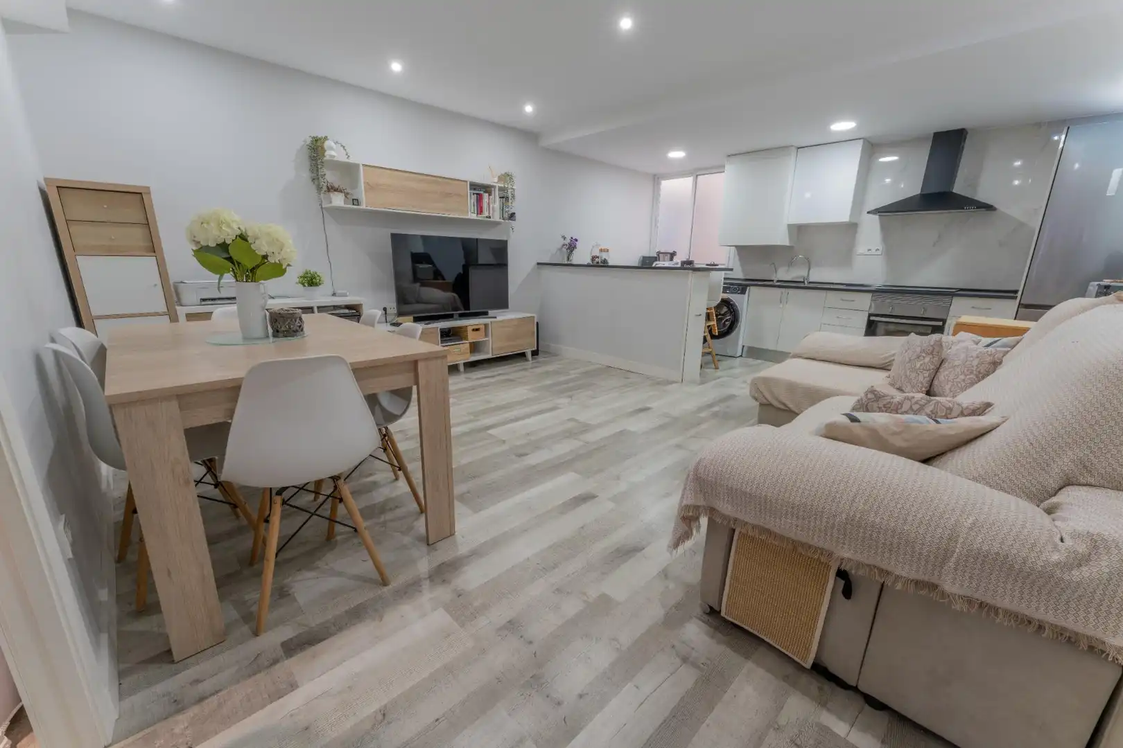 Flat for sale in Elche / Elx  with Air Conditioner and Balcony