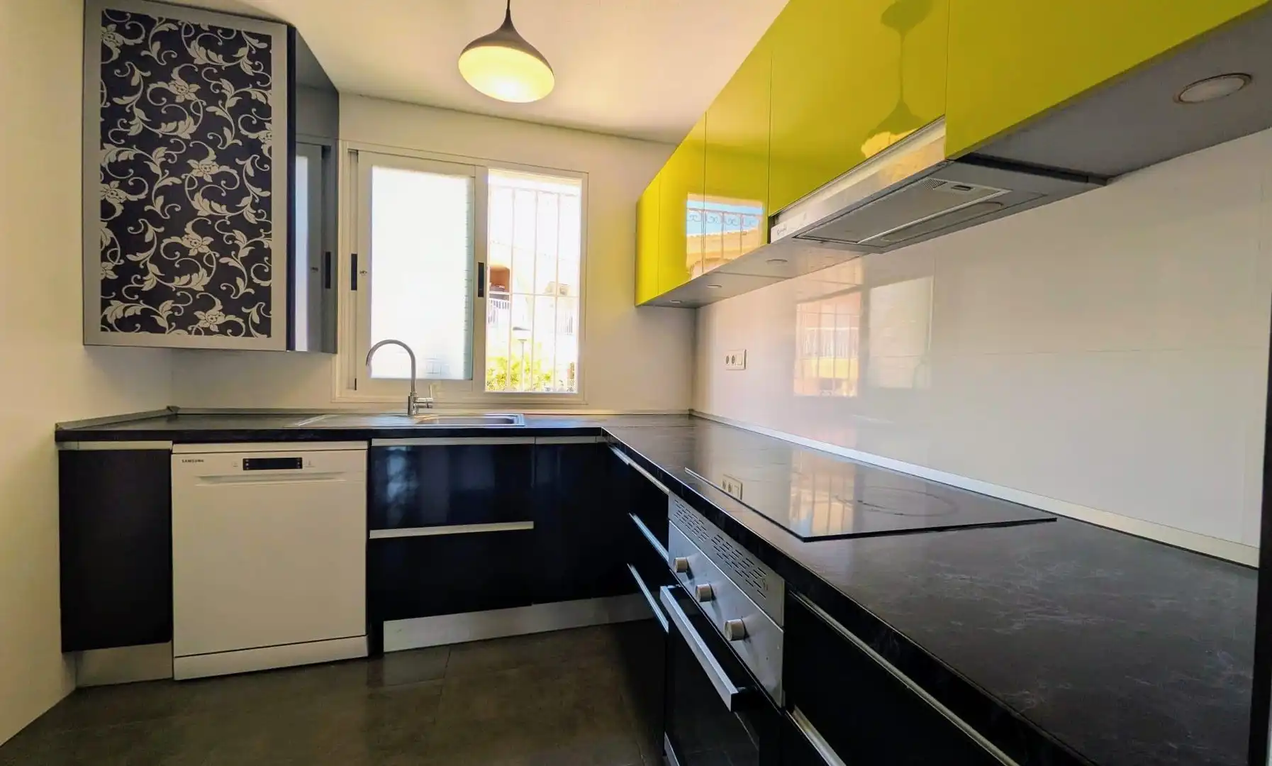 Cocina de Casa o chalet en venta en L'Alfàs del Pi con Aire acondicionado, Terraza y Piscina comunitaria