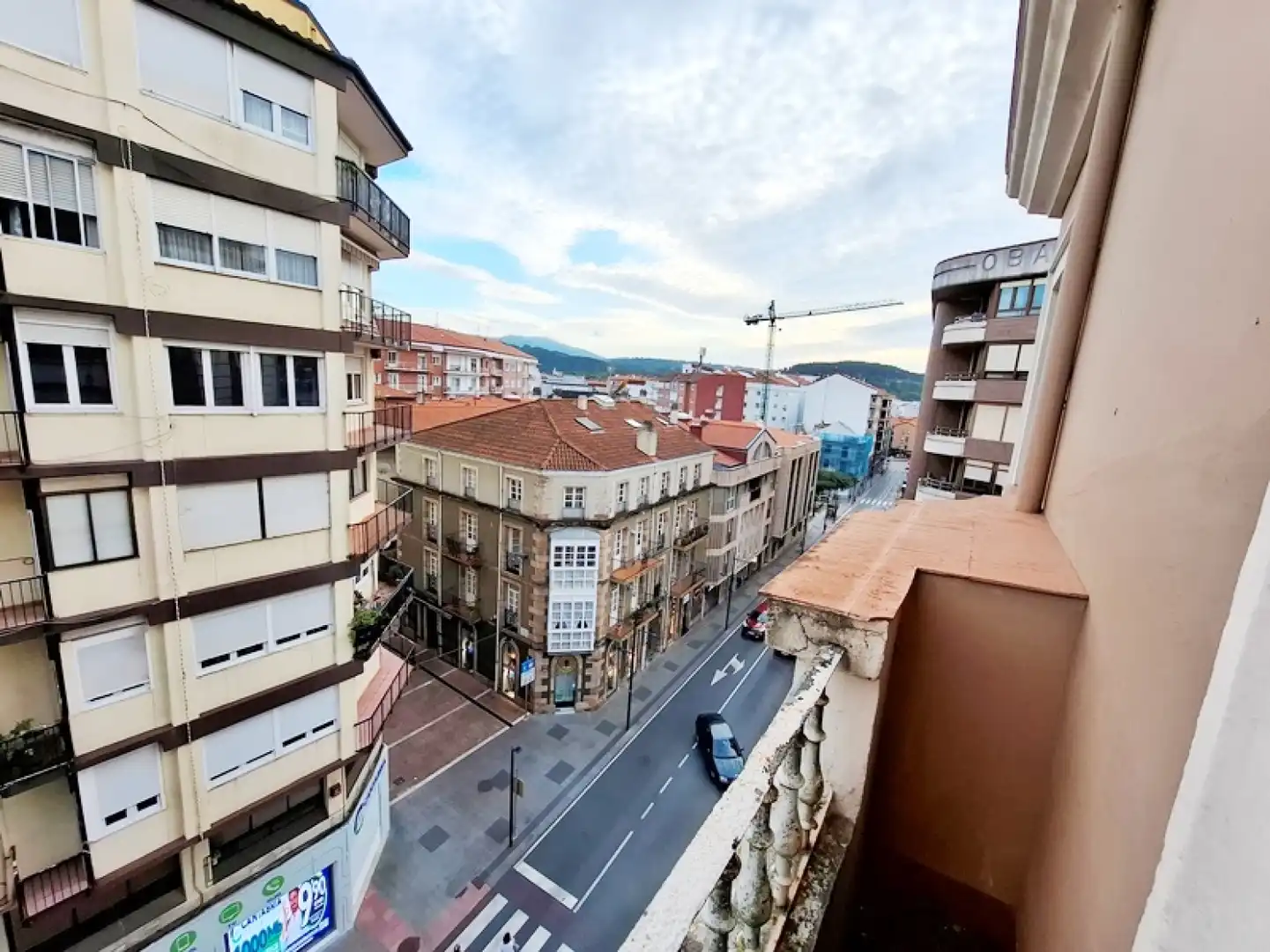 Außenansicht von Wohnung zum Verkauf in Torrelavega  mit Abstellraum