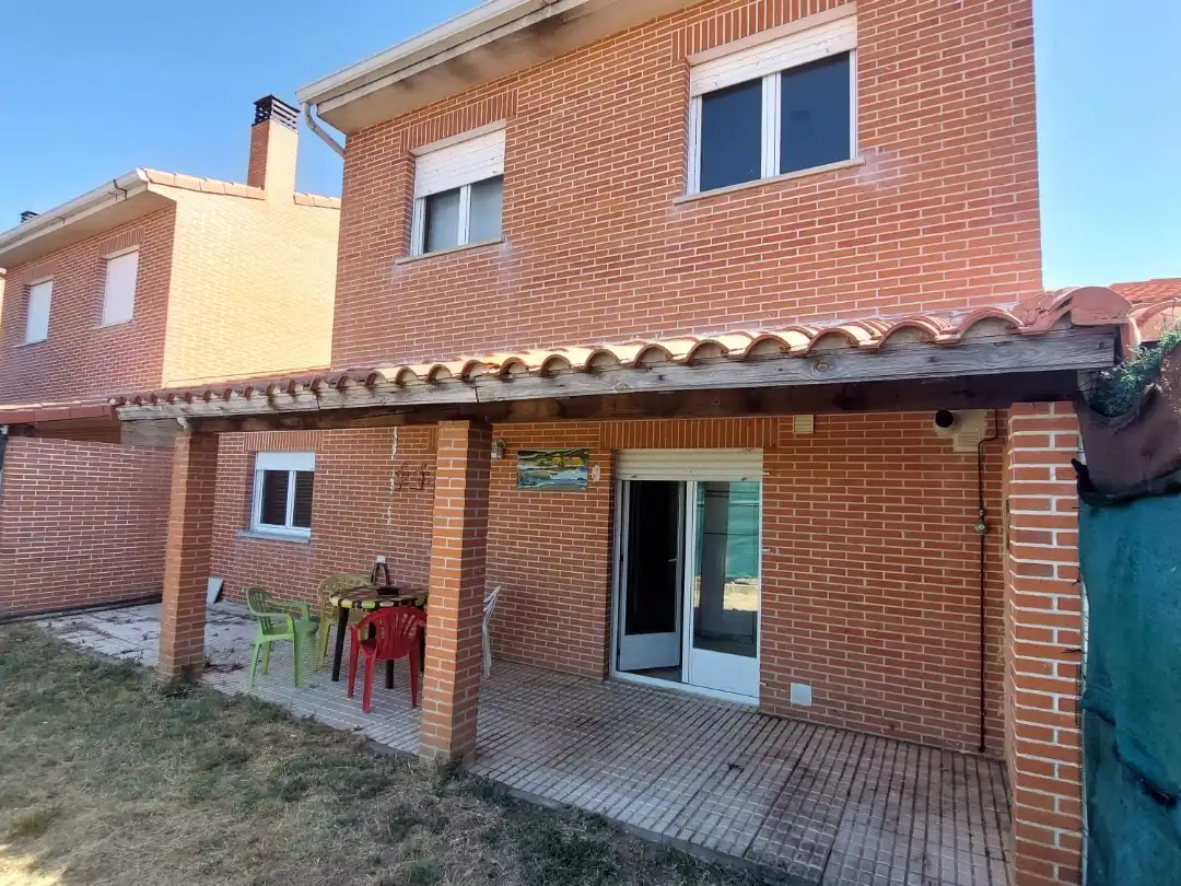 Vista exterior de Casa adosada en venta en La Vellés , Salamanca