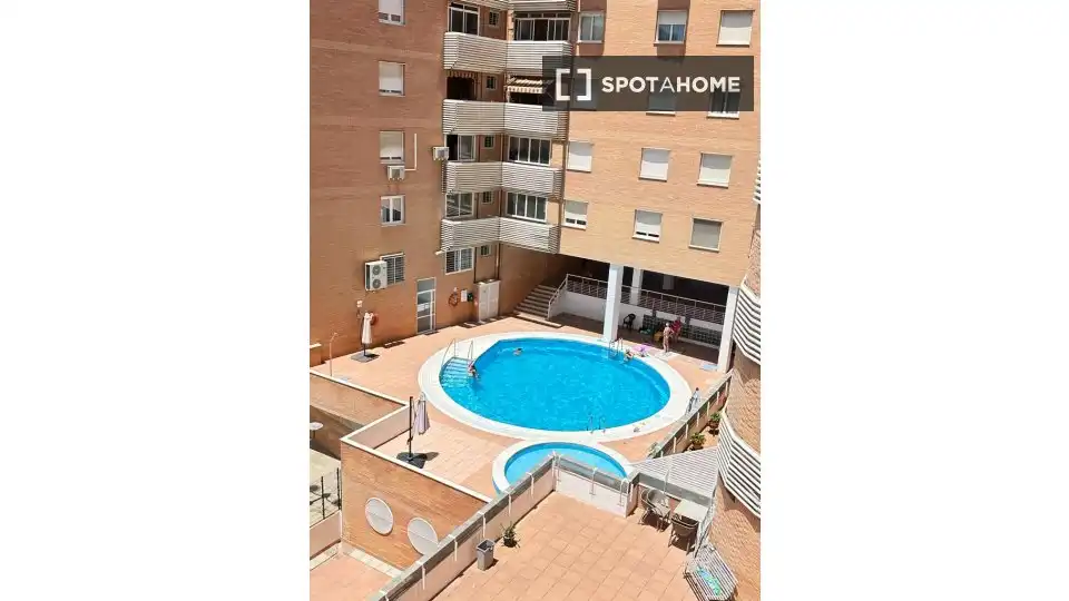 Room in Barrio de Zaidín