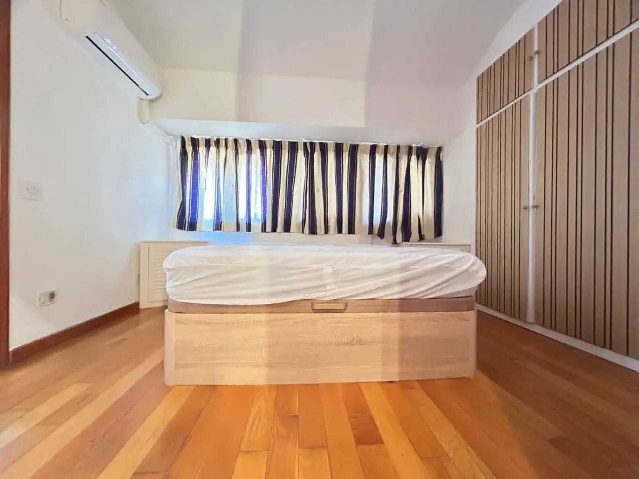 Habitación de Piso de alquiler en Toledo con Aire acondicionado, Parquet y Amueblado