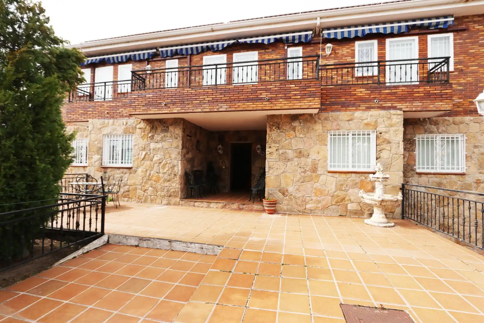 Vista exterior de Casa o chalet en venta en Colmenarejo con Calefacción, Terraza y Trastero