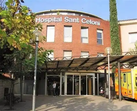 Vista exterior de Pis en venda en Sant Celoni amb Calefacció i Balcó