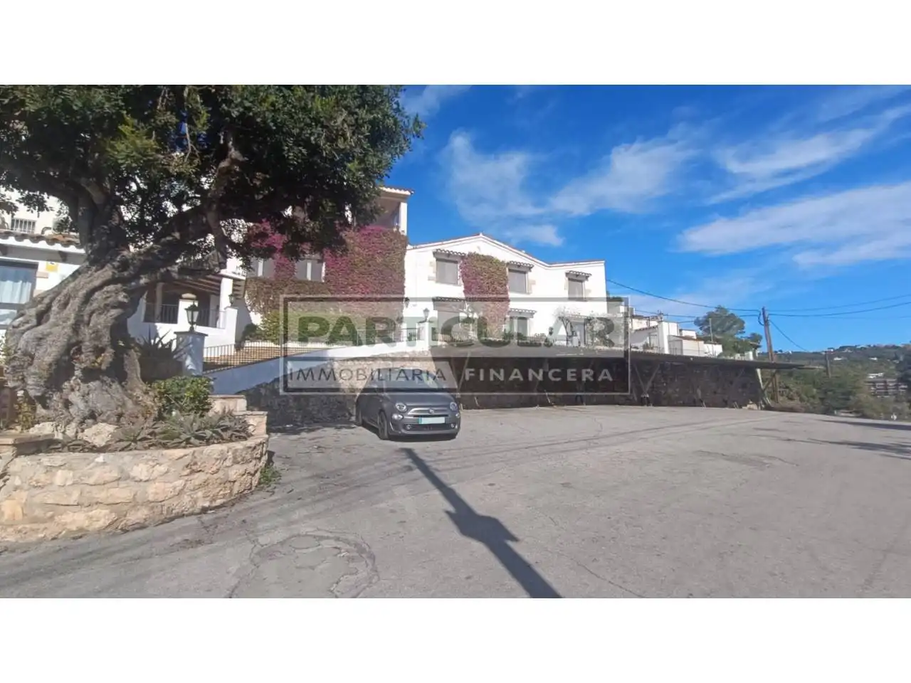 Mixed residential for sale in Calle Milà 1, imagen 2