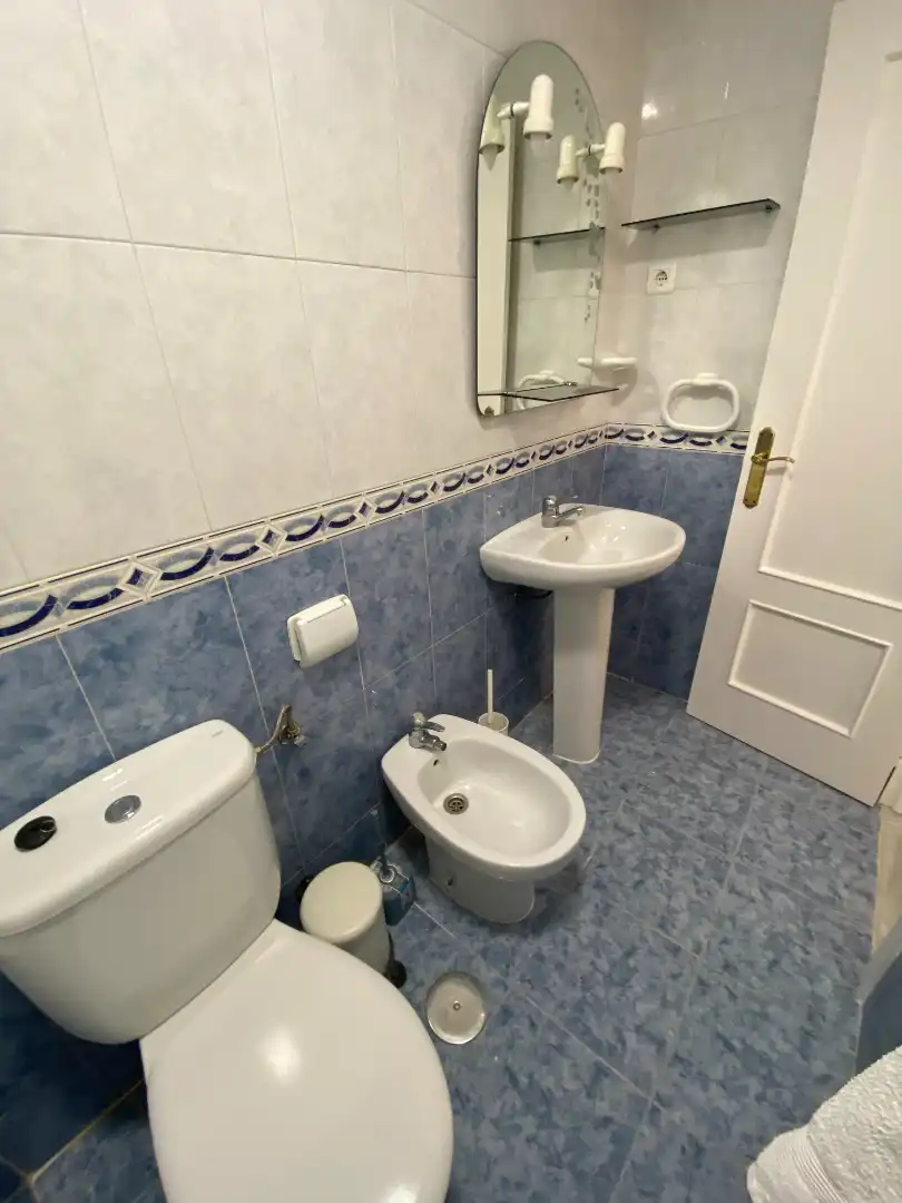 Bany de Apartament de lloguer en Málaga amb Aire condicionat, Moblat i Rentadora