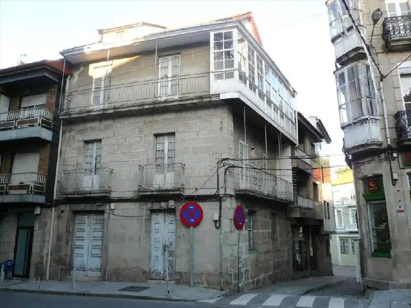Vista exterior de Casa adosada en venda en Ribadavia