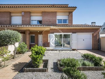 House with balcony for sale in Avinguda d'Anglaterra