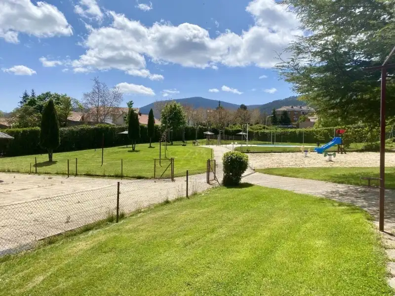 Garden of Flat for sale in El Espinar  with Heating, Parquet flooring and Terrace