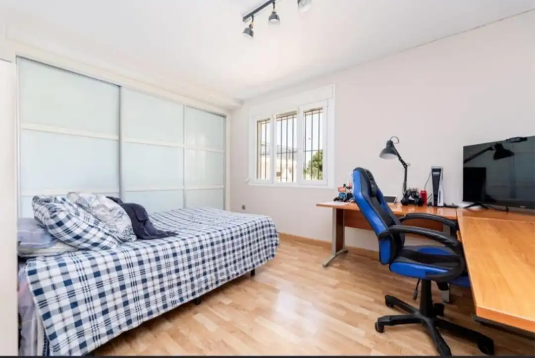 Dormitori de Casa o xalet en venda en Alhaurín de la Torre amb Aire condicionat, Calefacció i Parquet