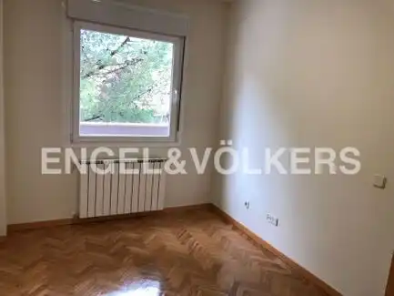Habitación de Piso de alquiler en Boadilla del Monte con Calefacción, Parquet y Terraza