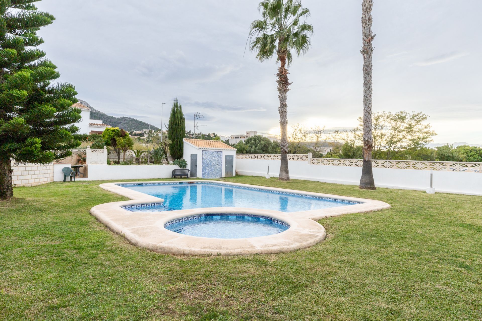 Piscina de Casa adosada en venda en Dénia amb Aire condicionat, Terrassa i Traster