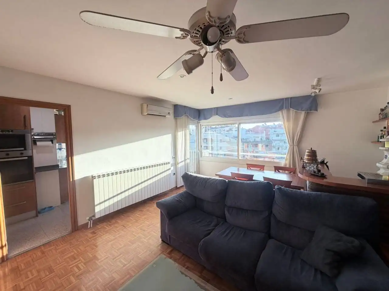 Sala de estar de Piso en venta en Terrassa con Aire acondicionado, Calefacción y Terraza