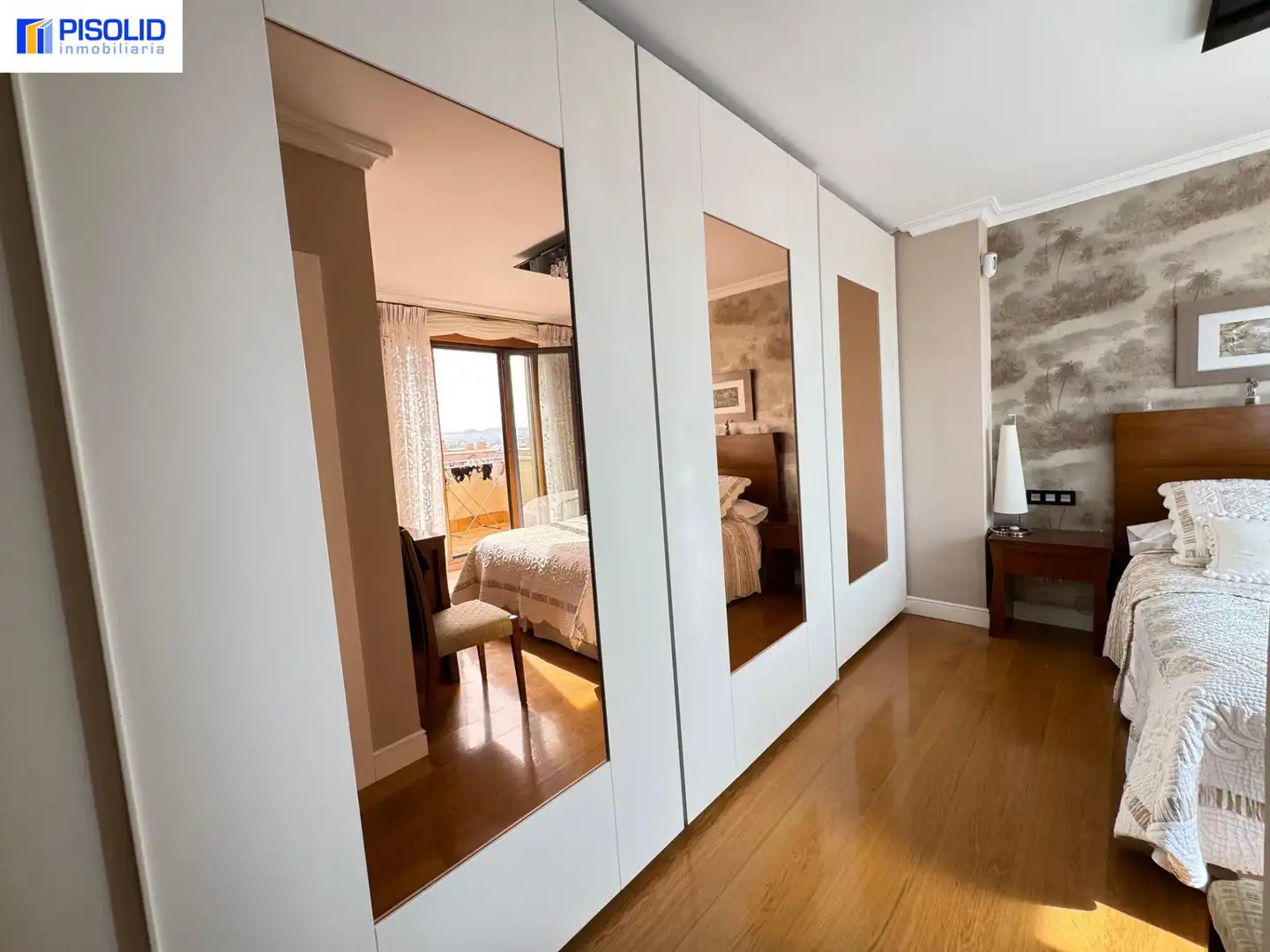 Habitación de Ático en venta en Valladolid con Calefacción, Parquet y Terraza