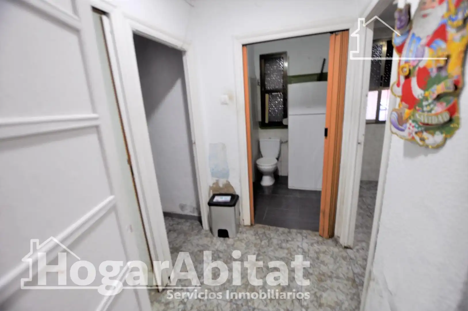 Badezimmer von Erdgeschoss zum Verkauf in Manises mit Klimaanlage und Heizung