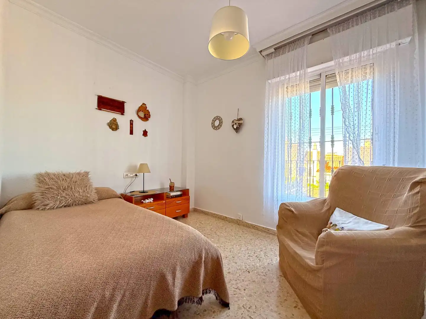 Habitación de Casa adosada en venta en Tomares con Jardín privado