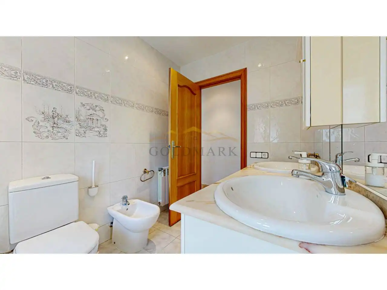 Bany de Casa o xalet en venda en Corbera de Llobregat amb Aire condicionat, Jardí privat i Terrassa
