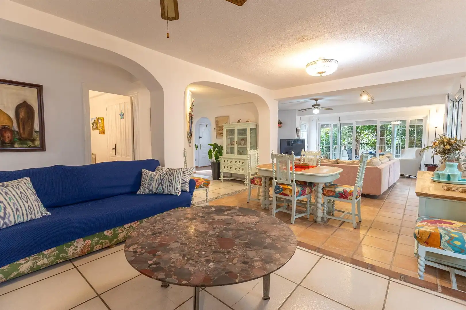 Sala d'estar de Casa o xalet en venda en El Campello amb Aire condicionat, Calefacció i Jardí privat