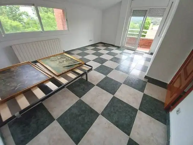 Dormitori de Casa o xalet en venda en Cerdanyola del Vallès amb Calefacció, Terrassa i Balcó