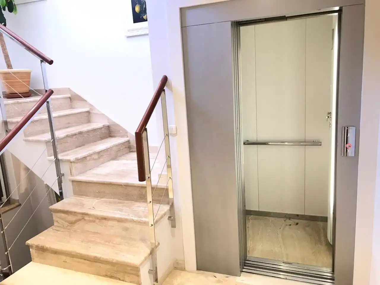 Casa con terraza en venta en Calle Calle de Miguel de Cervantes, 14, imagen 4
