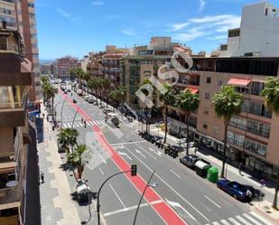 Vista exterior de Pis en venda en Benidorm amb Aire condicionat, Terrassa i Balcó