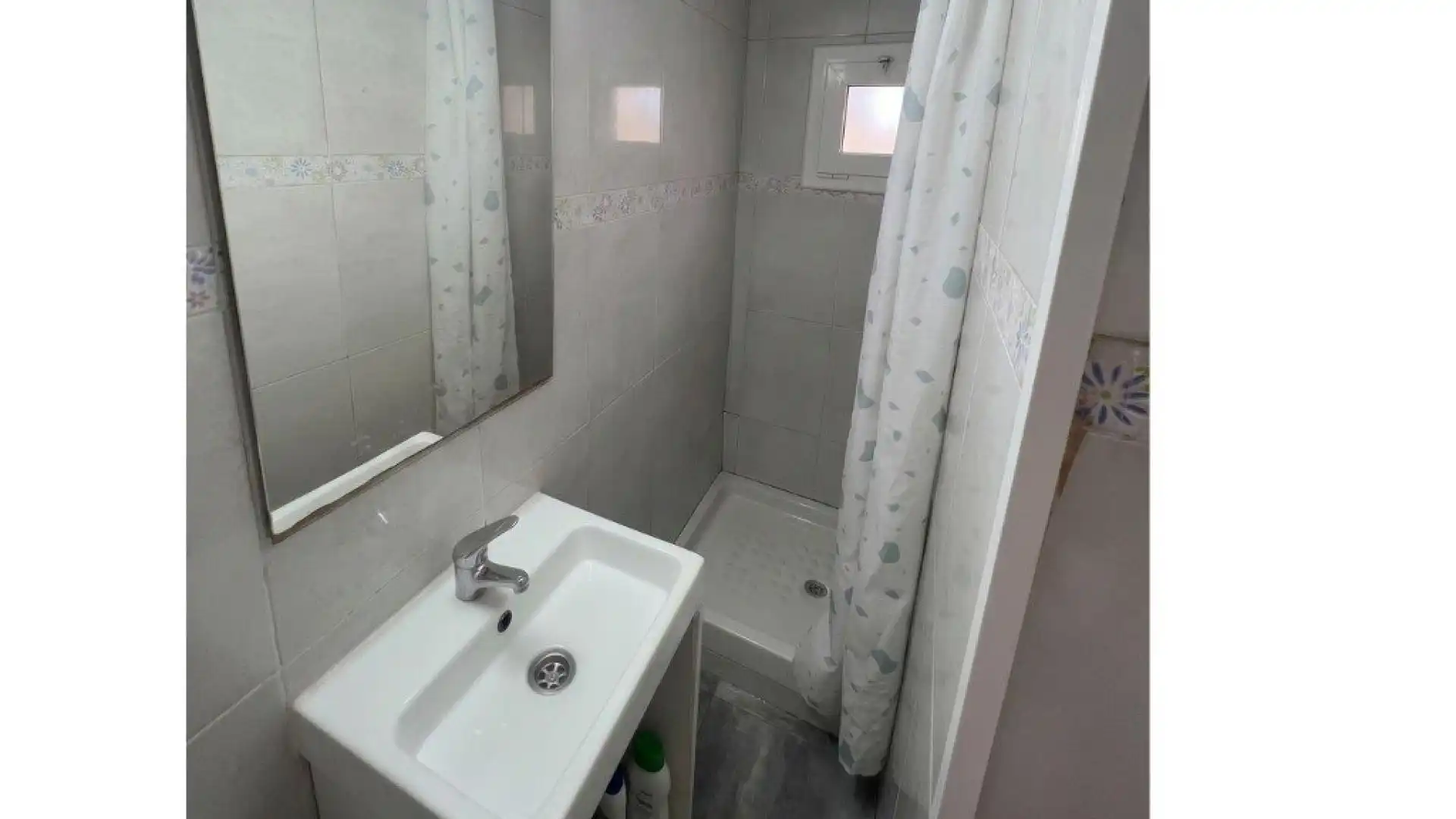 Bany de Edifici en venda en L'Hospitalet de Llobregat