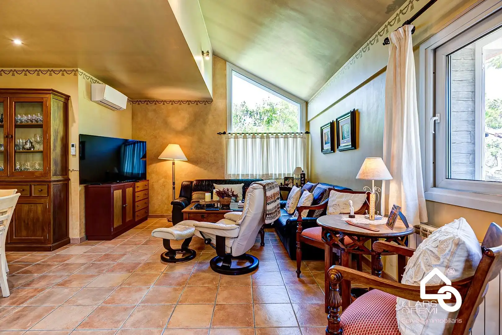 Sala d'estar de Casa o xalet en venda en La Llacuna amb Calefacció, Jardí privat i Terrassa
