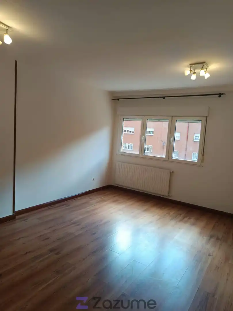Flat with lift to rent in Av de Galicia, imagen 3
