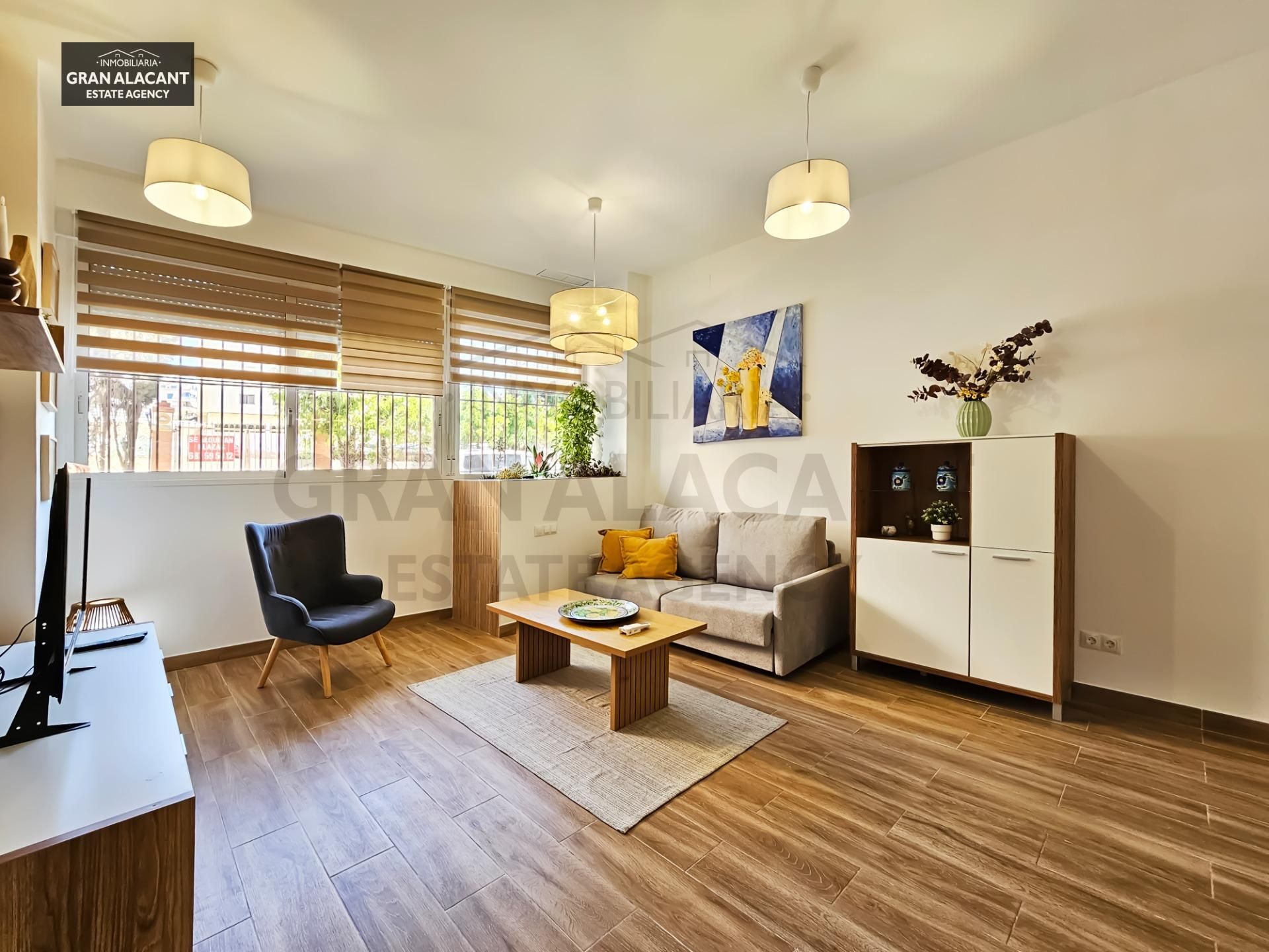Living room of Planta baja for sale in Santa Pola  with Air Conditioner and Heating