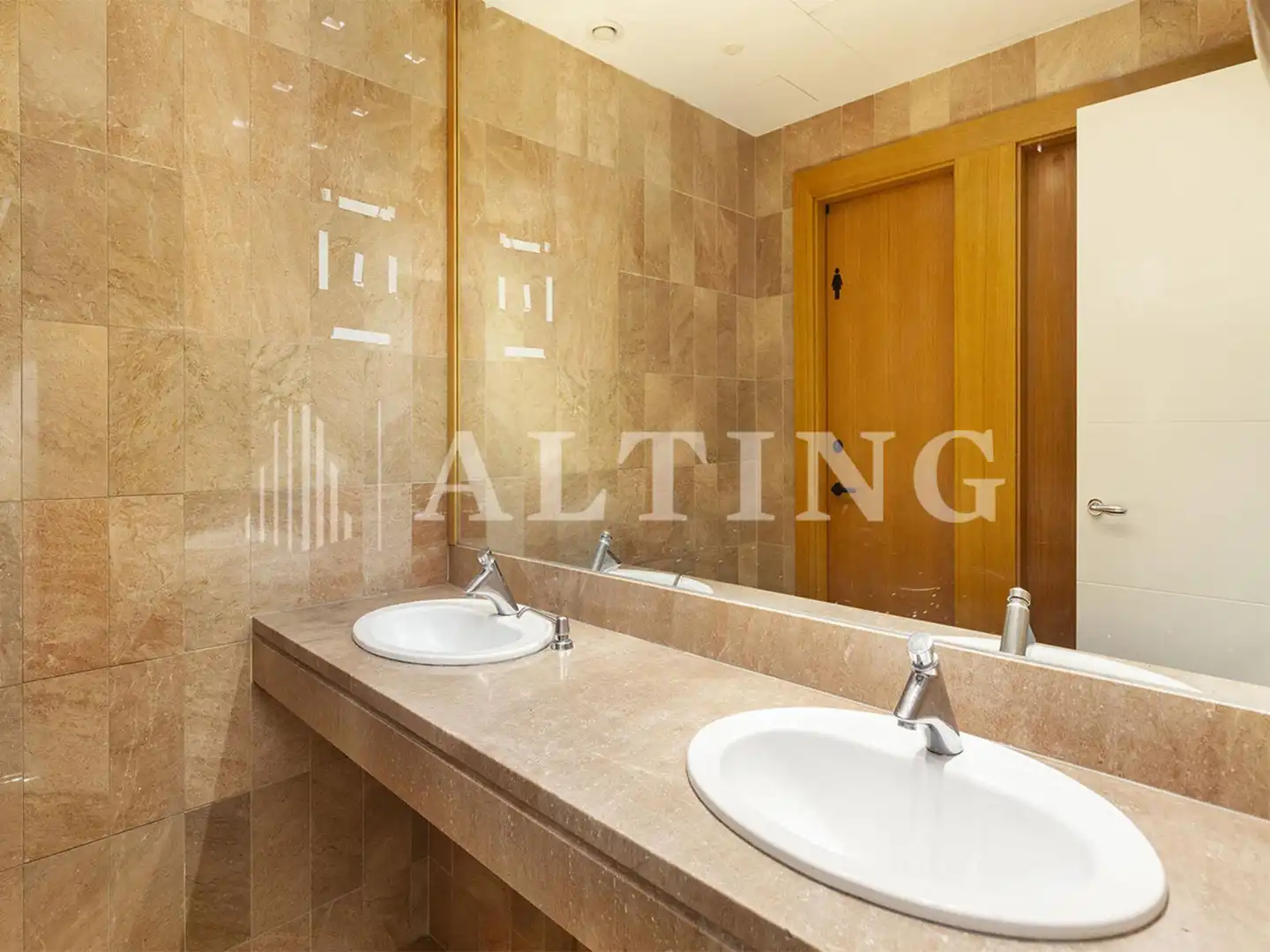 Local comercial de lloguer a Carrer Calabria, imagen 28