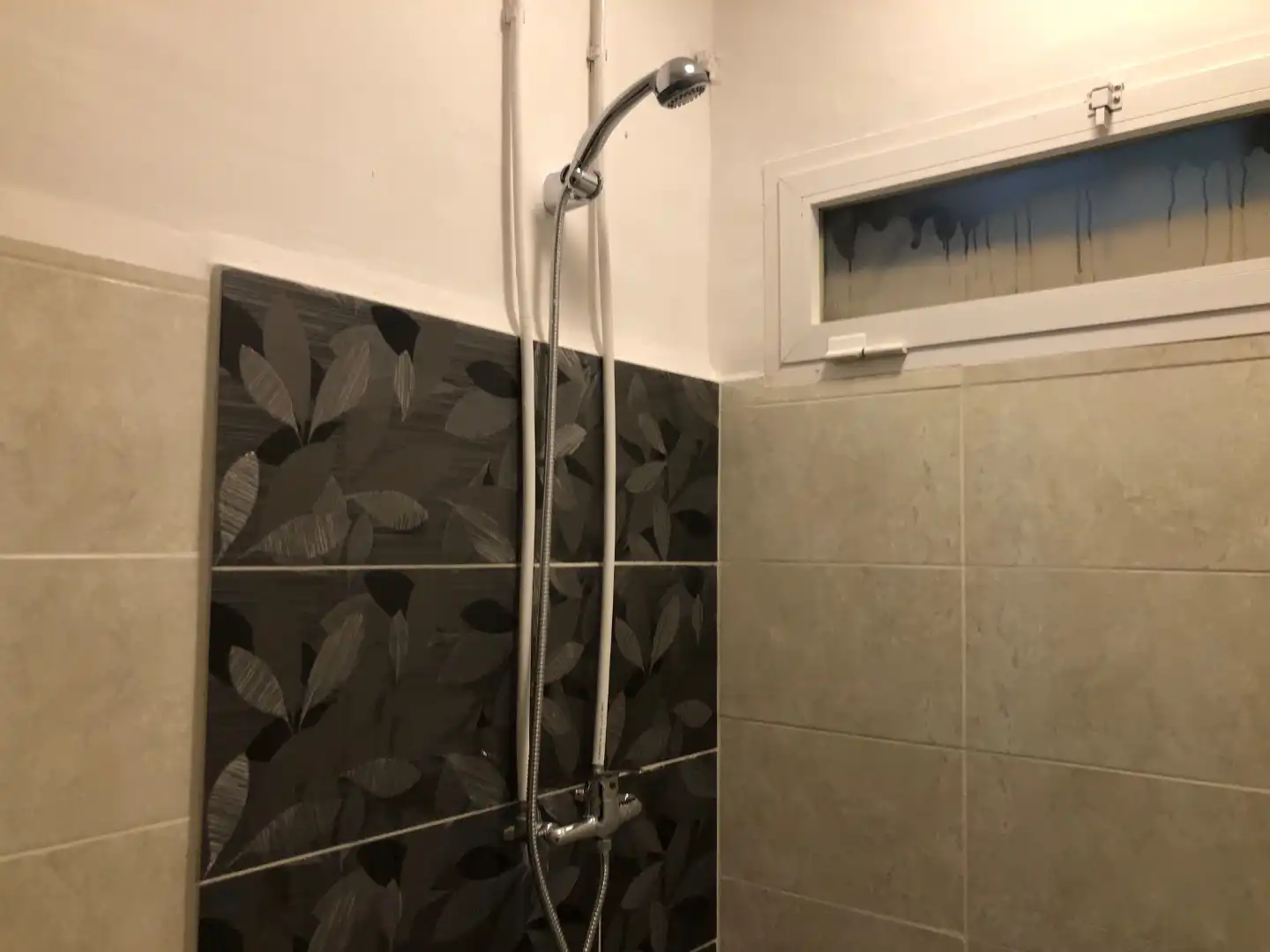 Baño de Local de alquiler en Donostia - San Sebastián  con Calefacción y Parquet
