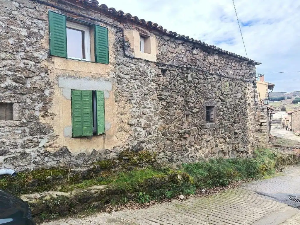 Vista exterior de Finca rústica en venta en Hoyos del Espino con Amueblado