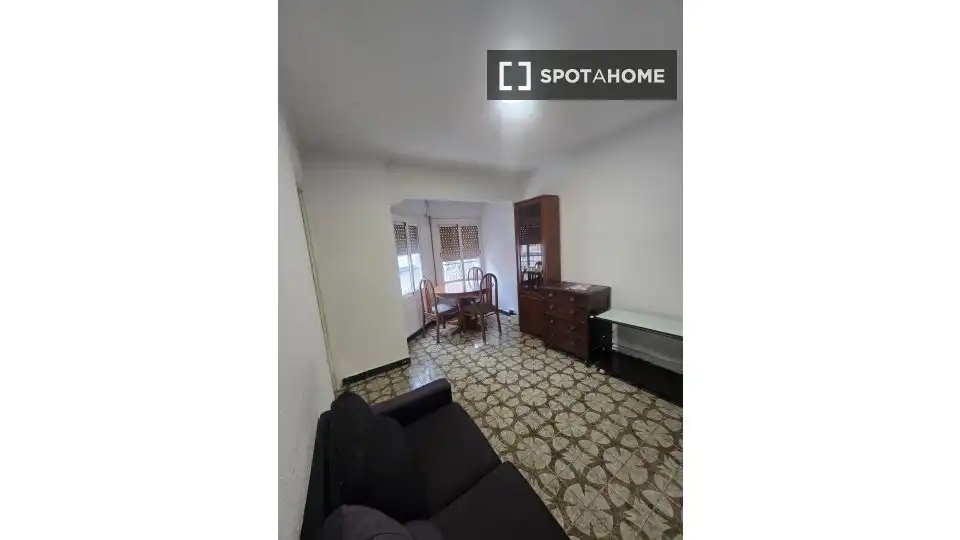 Living room of Flat for share in L'Hospitalet de Llobregat  with Air Conditioner, Heating and Furnished