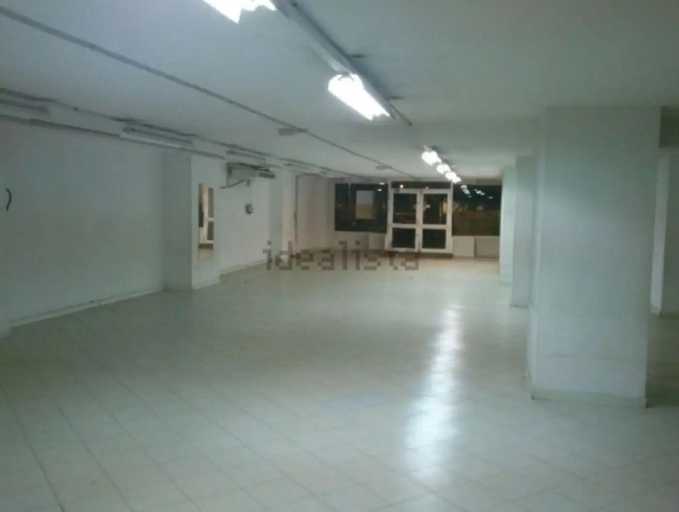 Local comercial en venta en Campo de la Juventud