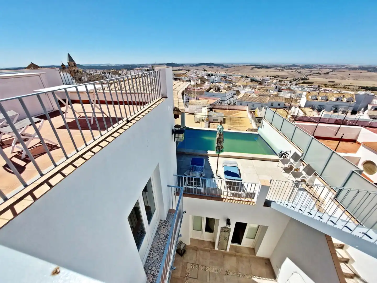 Außenansicht von Einfamilien-Reihenhaus zum Verkauf in Medina Sidonia mit Klimaanlage und Heizung