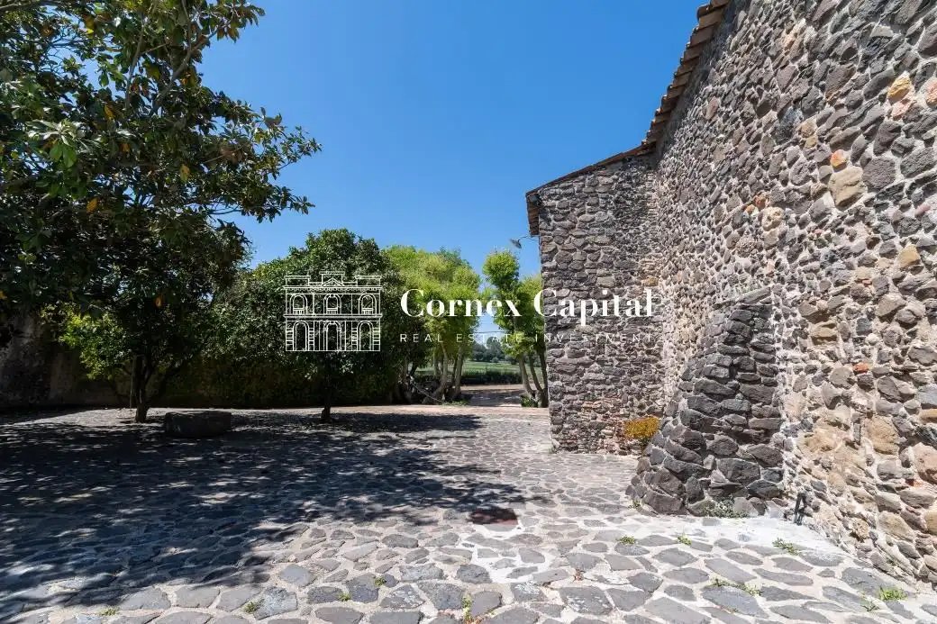 Vista exterior de Finca rústica de alquiler en Rupià con Aire acondicionado, Calefacción y Jardín privado