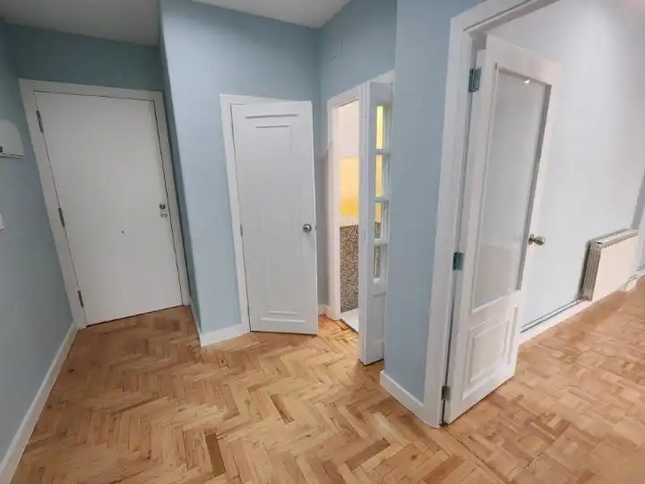 Piso de alquiler en Vigo  con Calefacción y Balcón